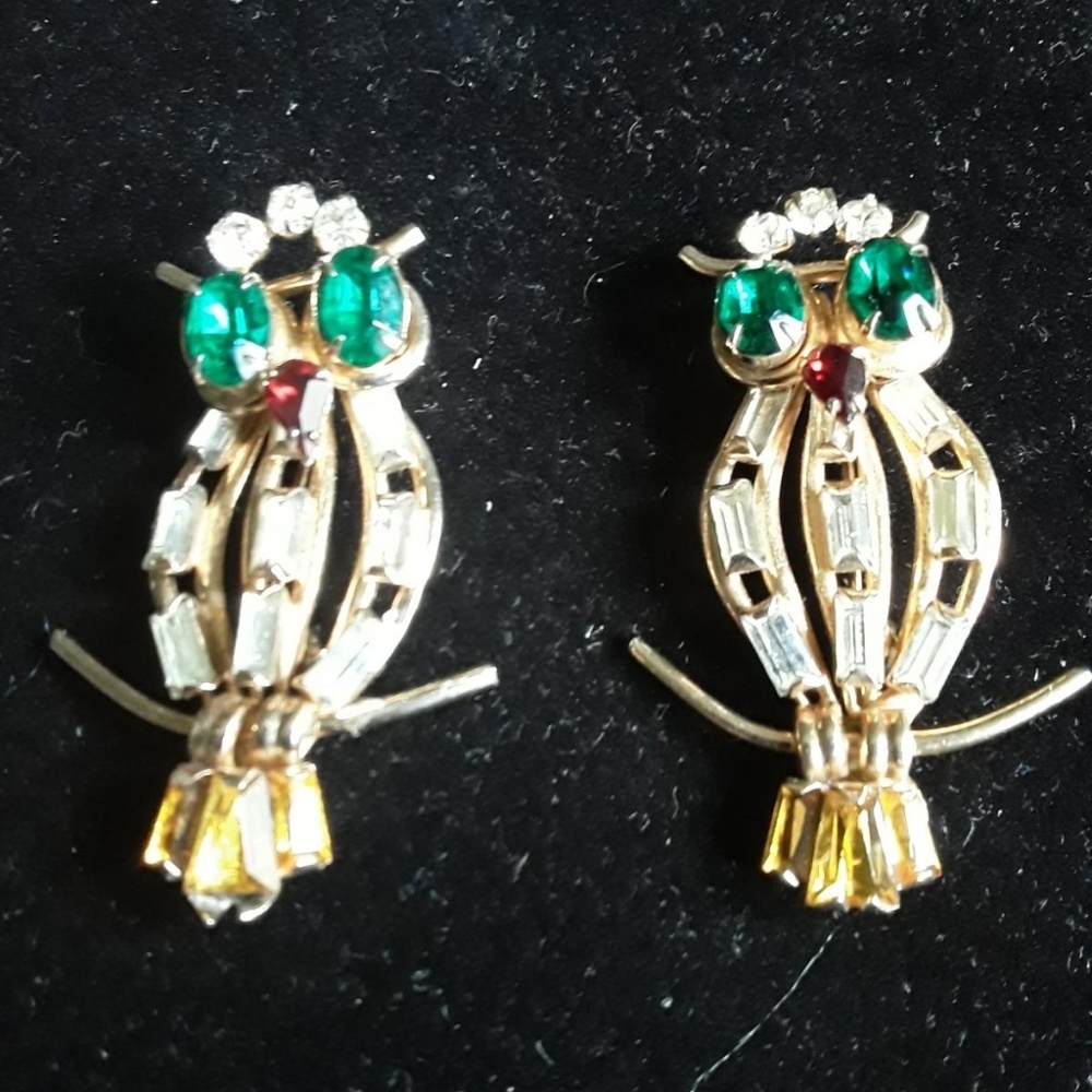 Two Scitarelli brooches